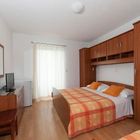 Apartments Milana 2 Tučepi Buitenkant foto