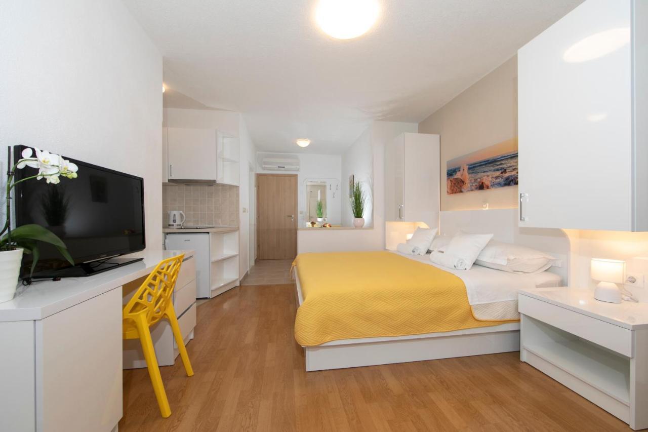 Apartments Milana 2 Tučepi Buitenkant foto