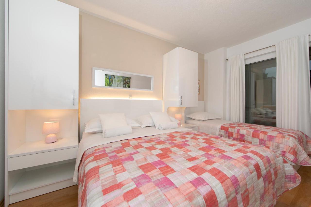 Apartments Milana 2 Tučepi Buitenkant foto