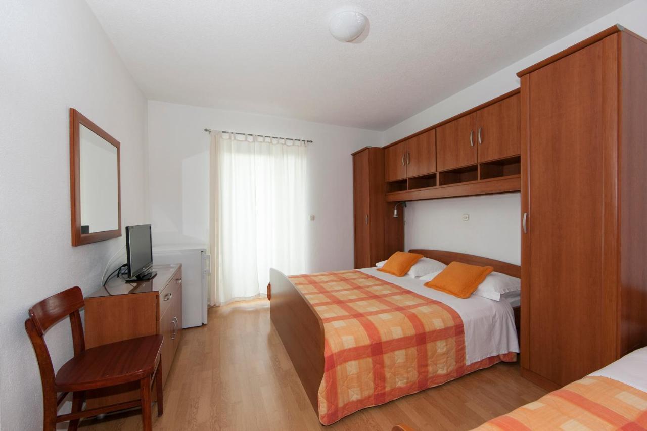 Apartments Milana 2 Tučepi Buitenkant foto