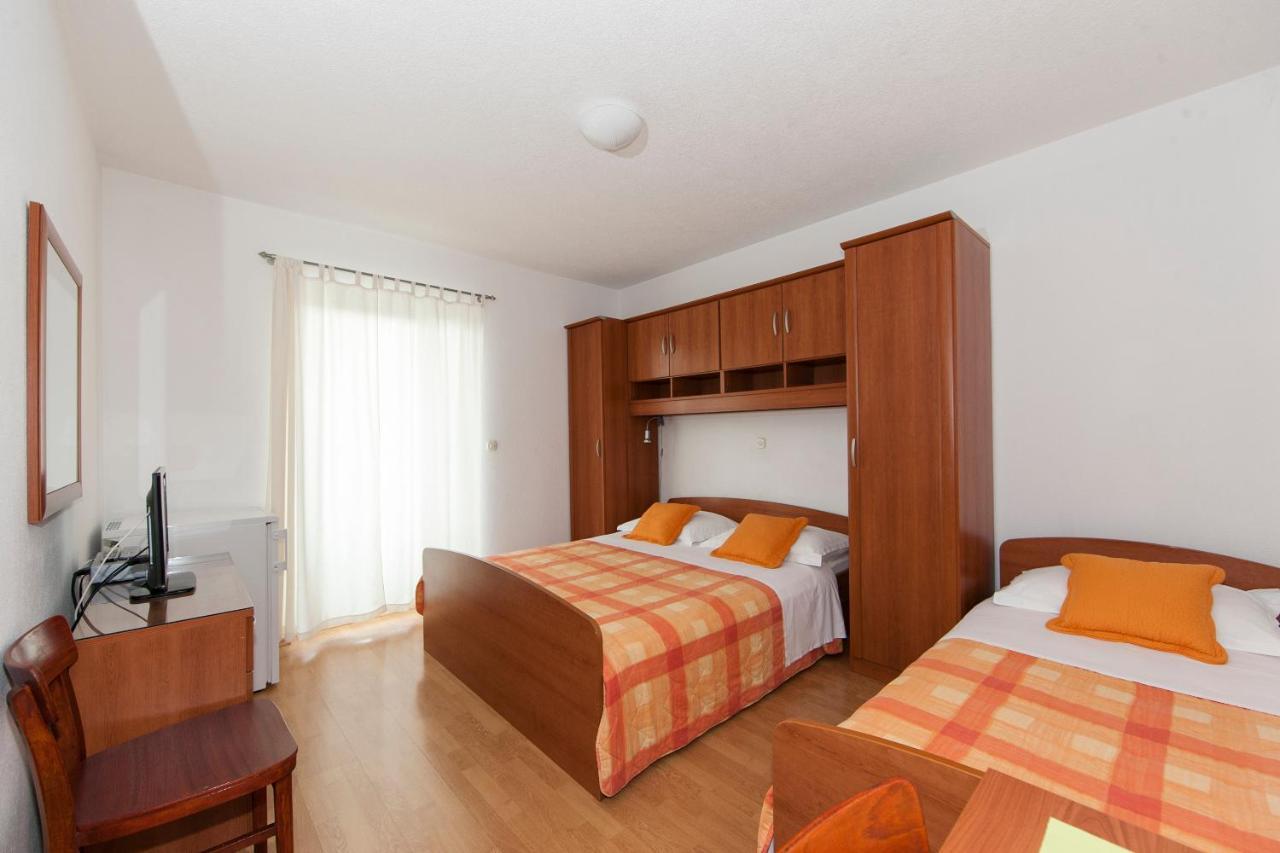 Apartments Milana 2 Tučepi Buitenkant foto