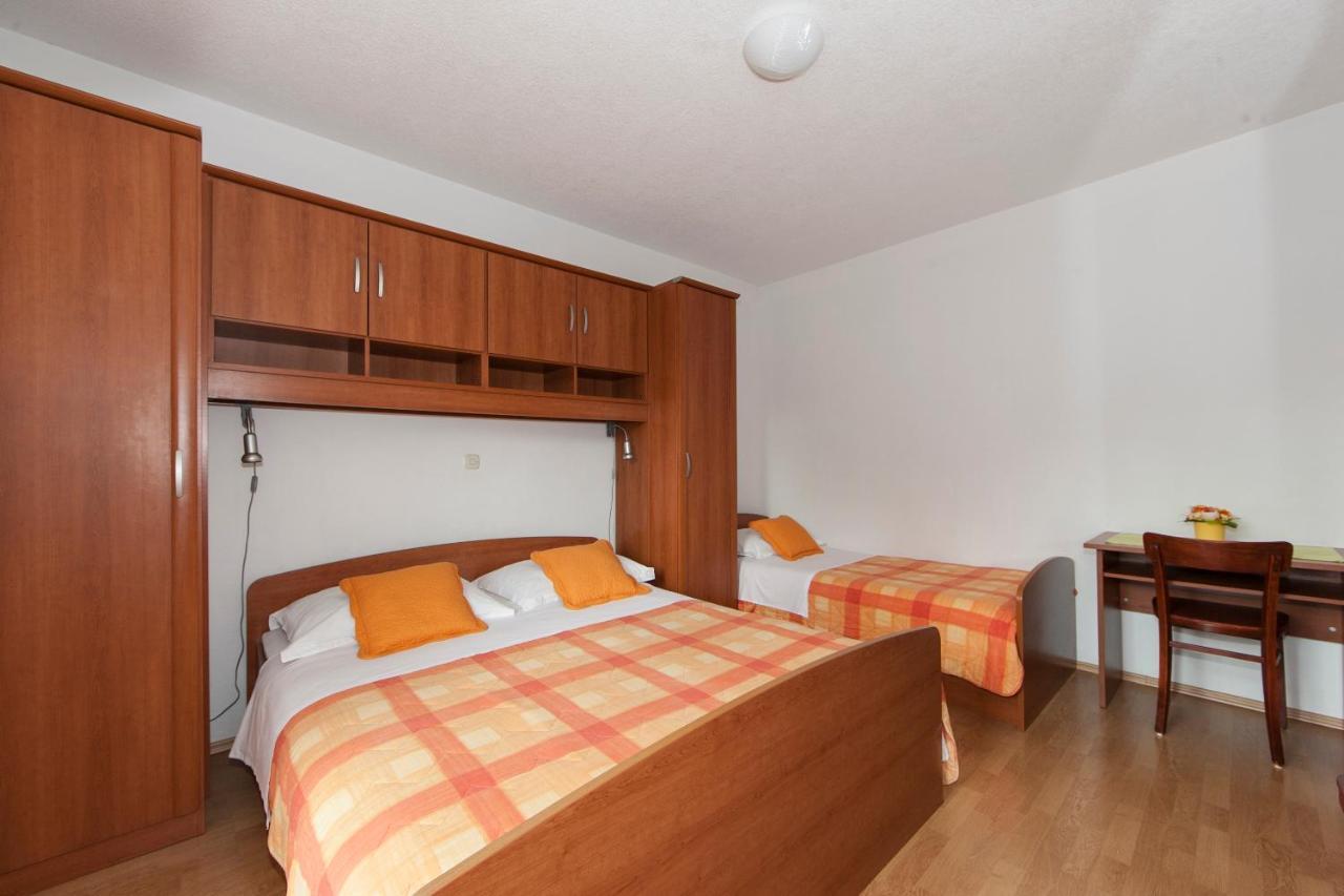 Apartments Milana 2 Tučepi Buitenkant foto
